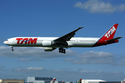 TAM BOEING 777 300ER LHR RF 5K5A0795.jpg