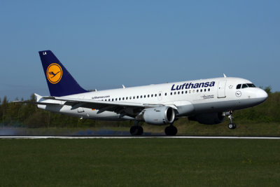 LUFTHANSA AIRBUS A319 MAN RF 5K5A2233.jpg