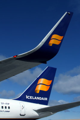 ICELANDAIR BOEING 757 200 KEF RF IMG_8897.jpg
