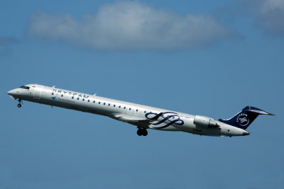 GARUDA INDONESIA CANDAIR CRJ 900 DPS RF 5K5A0341.jpg
