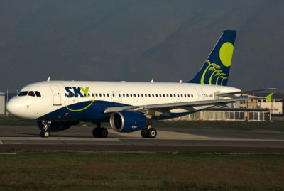SKY AIRBUS A319 SCL RF 5K5A2493.jpg