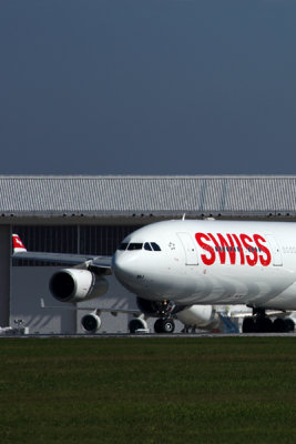 SWISS AIRBUS A340 300 NRT RF 5K5A1308.jpg