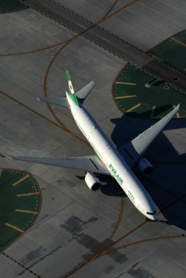 EVA AIR BOEING 777 300ER LAX RF 5K5A7458.jpg