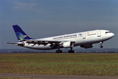 GARUDA INDONESIA AIRBUS A300 600R SYD 390 34.jpg