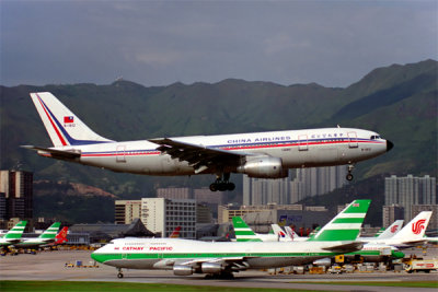 CHINA AIRLINES AIRBUS A300 HKG RF 462 30.jpg