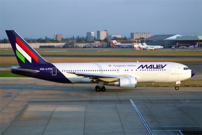 MALEV BOEING 767 200 LHR RF 721 26.jpg