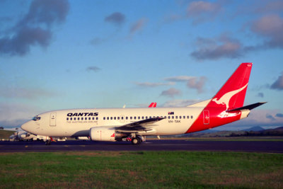 QANTAS BOEING 737 300 HBA RF 751 25.jpg