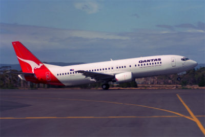 QANTAS BOEING 737 400 HBA RF 754 5.jpg