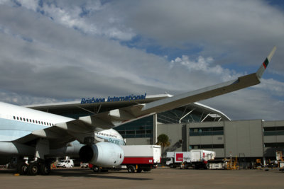 CATHAY PACIFIC AIRBUS A330 300 BNE RF IMG_9191.jpg
