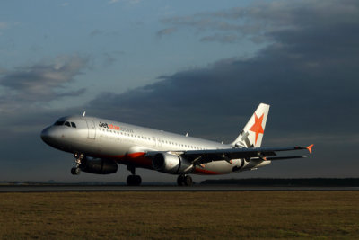 JETSTAR AIRBUS A320 BNE RF IMG_9103.jpg