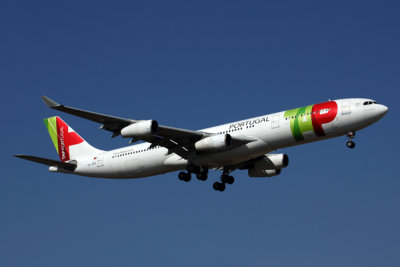 TAP AIR PORTUGAL AIRBUS A340 300 LIS RF 5K5A5143.jpg