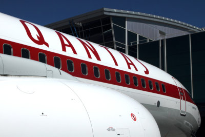 QANTAS BOEING 737 800 SYD RF IMG_9777.jpg