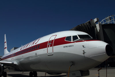 QANTAS BOEING 737 800 SYD RF IMG_9778.jpg