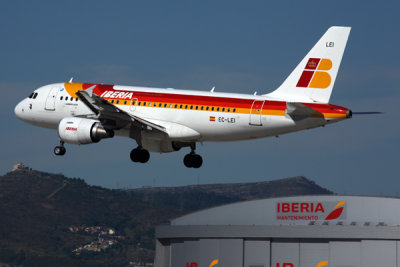 IBERIA AIRBUS A319 BCN RF 5K5A0060.jpg