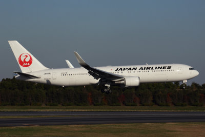 JAPAN AIRLINES BOEING 767 300 NRT RF5K5A1473.jpg