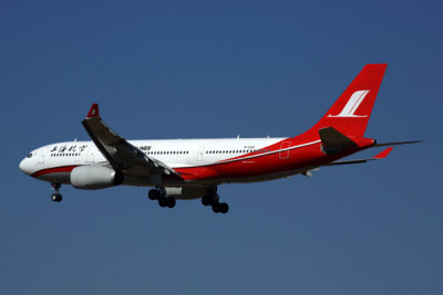 SHANGHAI AIRLINES AIRBUS A330 200 MEL RF 5K5A3083.jpg