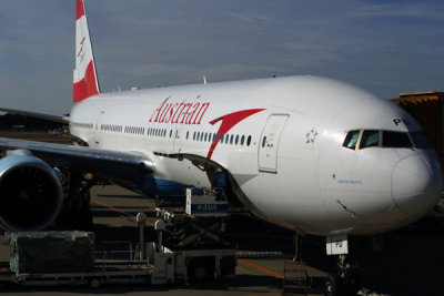 AUSTRIAN BOEING 777 200 NRT RF 5K5A1753.jpg