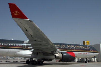 ROYAL JORDANIAN AIRBUS A330 200 DXB RF IMG_0217.jpg