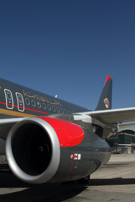 ROYAL JORDANIAN AIRBUS A320 AMM RF IMG_0629.jpg