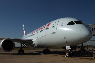 AIR CANADA BOEING 787 8 BNE RF IMG_1305.jpg