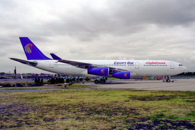 EGYPT AIR AIRBUS A340 200 SYD RF 1103 25.jpg