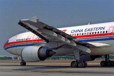 CHINA EASTERN AIRBUS A300 600R BKK RF 1118 10.jpg