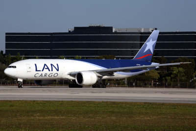 LAN CARGO BOEING 777F MIA RF 5K5A6480.jpg