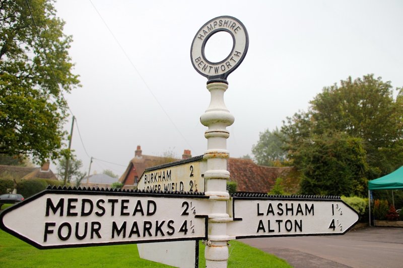 Signpost Bentworth