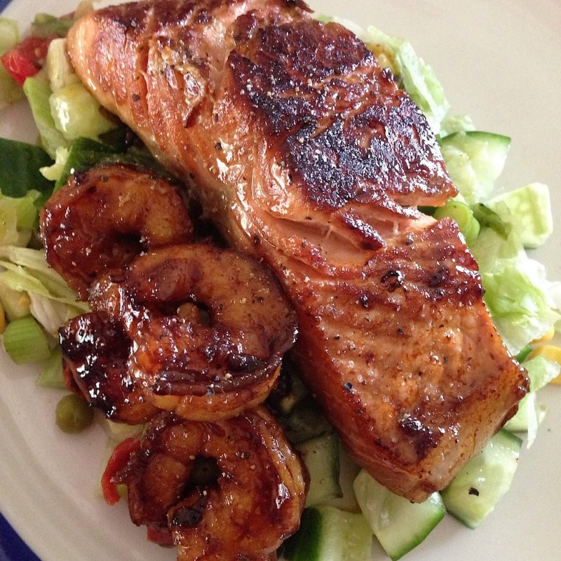 Marinated Salmon & Prawns with Salad
