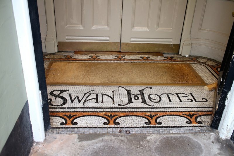 The Swan Alton