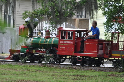 Miniature train
around the lake at NOLA City Park