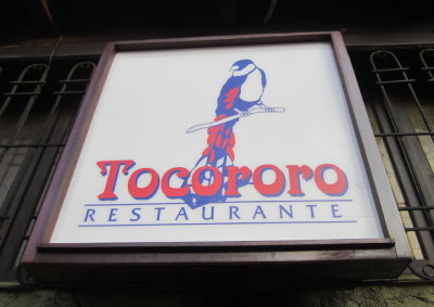 For dinner, we went to El Tocororo Restaurant.
Tocororo is what Cubans call their national bird, Cuban Trogon,
one of the priority endemic birds for our survey.