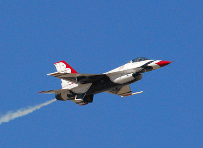 Thunderbirds in air.jpg