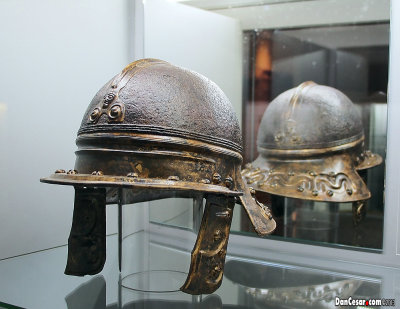 Arheoloski Muzej U Zagreb, Roman Helment