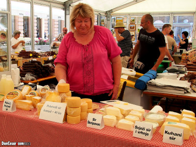 Market in Ban Jelačić Square