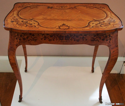 Writing bureau, France, around 1750, veneered walnut