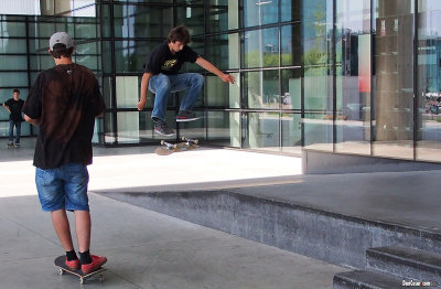 The Museum of Contemporary Art (Muzej suvremene umjetnosti, or MSU) the skate boarding ramp in front.