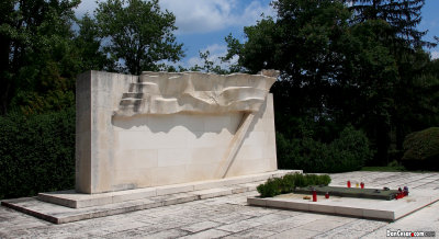 Tomb of the People's Heroes (1968)