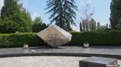Monument to Railway Accident in Zagreb (1974)