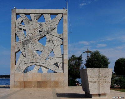 Monument to Fallen Soldiers and Victims of Fascist Terror