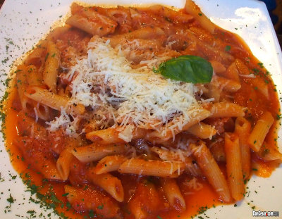 Penne Pasta in Spicy Tomato Sauce