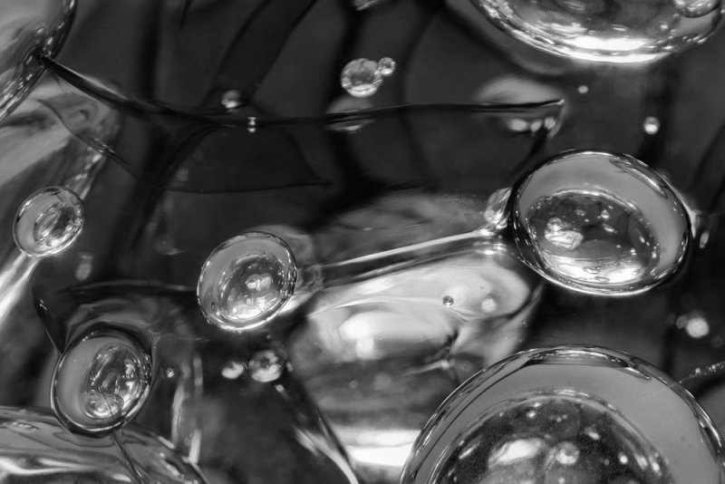 DSC07606 - Bubbles in the Glass in B&W