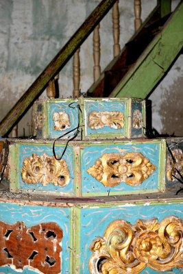 Wooden altar, St. Isidore Church    DSC_0034.JPG