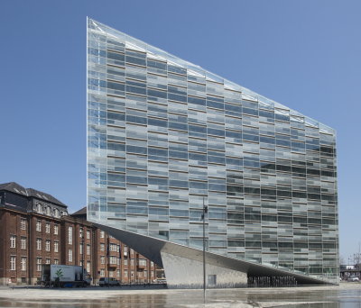 A building similar to the black diamond, Copenhagen's Library.