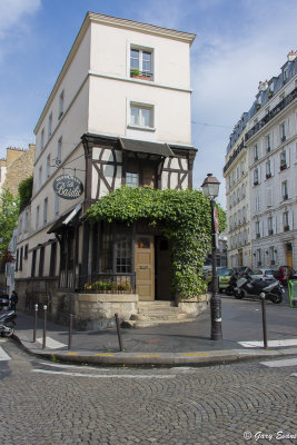 on a corner in the Montmartre