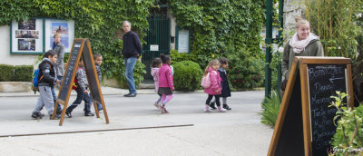 street scene in Giverny