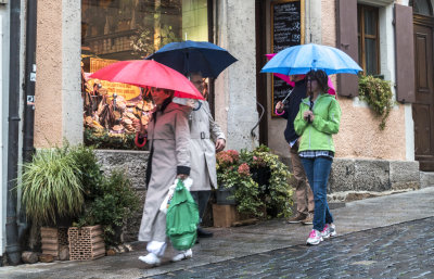 39_Rothenburg_shoppers.jpg