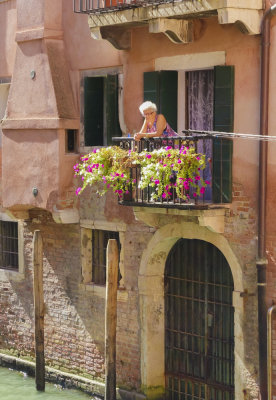 90_on_a_balcony_in_Venice.jpg