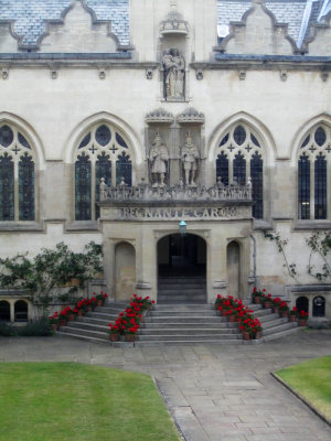 Oxford Oriel College Hall.jpg