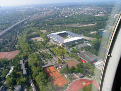 Duisburg mit A59 und MSV-Arena 03.jpg